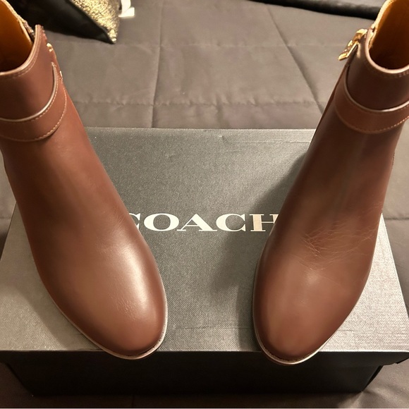 New Coach Walnut colored Dean-LTR Sig Booties Size 6 - Picture 2 of 7